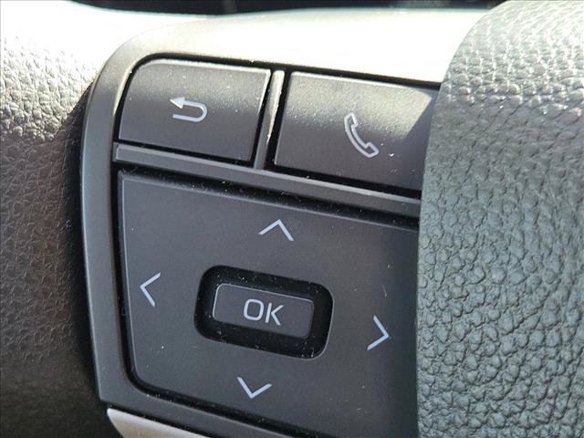 Used 2025 Toyota Camry LE w/ Convenience Package FWD image 9