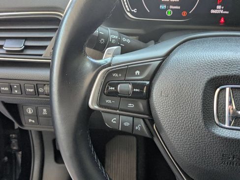Used 2018 Honda Accord Touring image 16