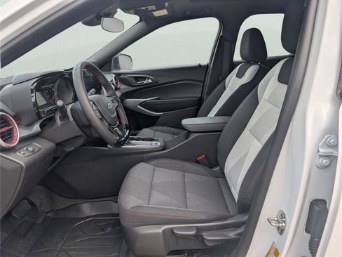 New 2026 Chevrolet Trax RS w/ Sunroof Package FWD image 12