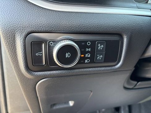 Used 2022 Ford Explorer XLT w/ Equipment Group 202A image 18