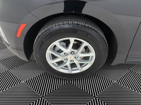 Certified 2024 Chevrolet Equinox LT image 9