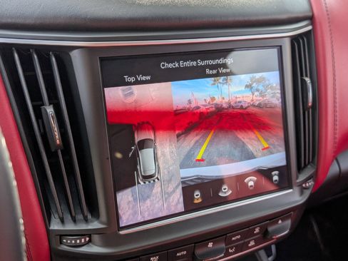 Used 2022 Maserati Levante Modena image 28