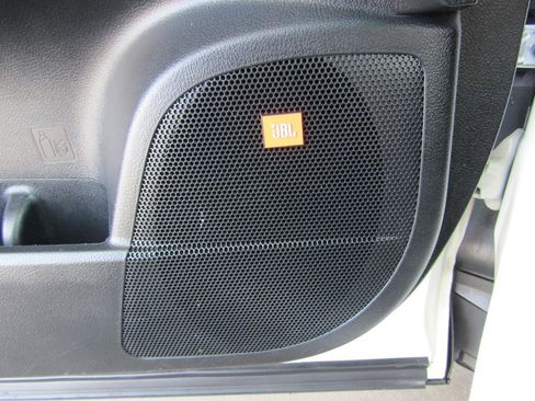 Used 2013 Toyota Highlander Limited image 23