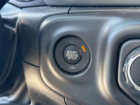 Used 2022 Jeep Wrangler Unlimited Sport AWD/4WD image 28