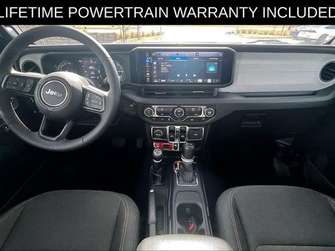 Used 2024 Jeep Wrangler Unlimited image 16