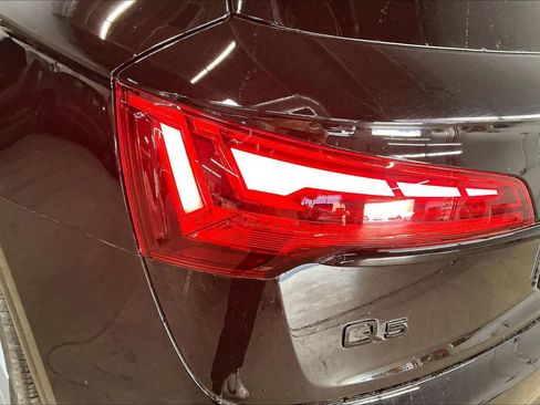 Used 2025 Audi Q5 e Premium Plus w/ Premium Plus Package image 31