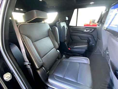 Used 2022 Chevrolet Tahoe Premier w/ Premium Package image 19