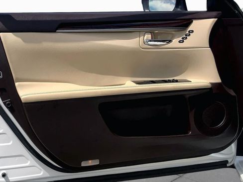 Used 2017 Lexus ES 350 w/ Luxury Package FWD image 21
