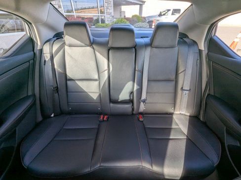 Used 2022 Nissan Sentra SR w/ SR Premium Package image 23