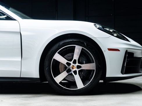 Used 2025 Porsche Panamera w/ Premium Package RWD image 10