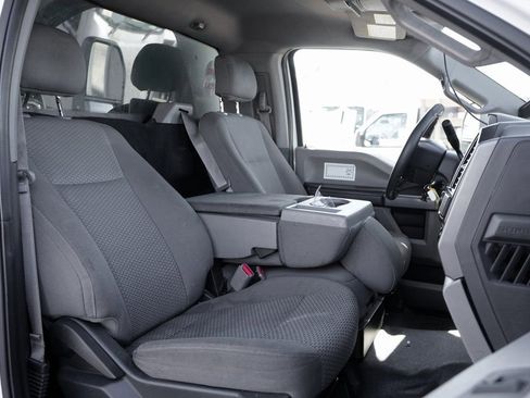 Used 2017 Ford F550 2WD Regular Cab Super Duty image 38