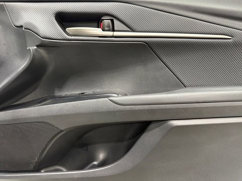 Used 2025 Toyota Camry LE image 12