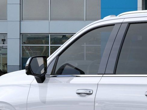 New 2026 Chevrolet Suburban Premier AWD/4WD image 12