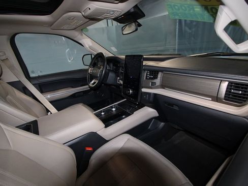 Used 2023 Ford Expedition Max Limited image 24