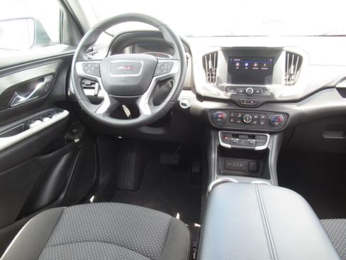 Used 2022 GMC Terrain SLE w/ Driver Convenience Package FWD image 13
