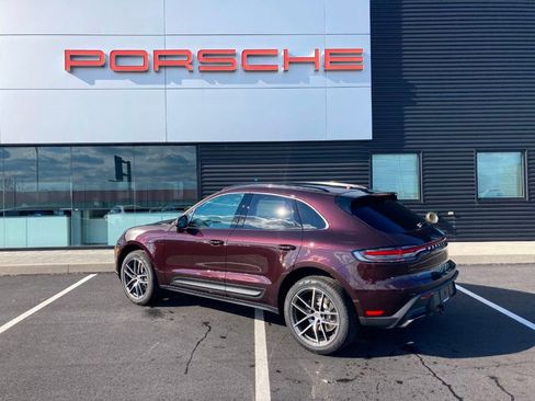 Used 2024 Porsche Macan AWD/4WD image 3