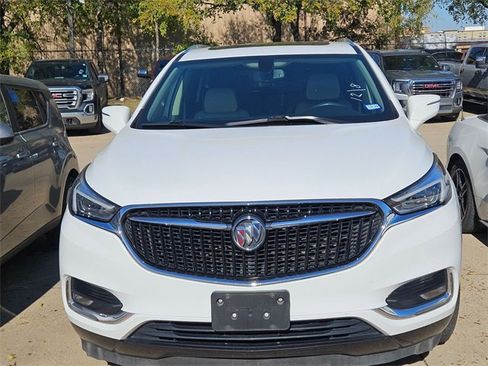 Used 2019 Buick Enclave Essence image 2