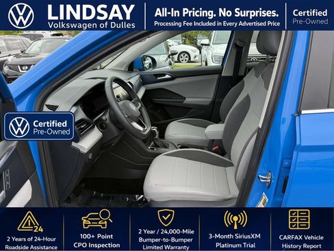 Used 2023 Volkswagen Taos SE w/ Panoramic Sunroof Package FWD image 12