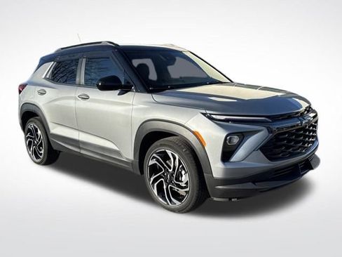 Used 2024 Chevrolet TrailBlazer RS w/ Driver Confidence Package image 8