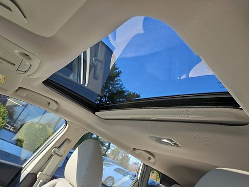 Certified 2022 Nissan Rogue Sport SL w/ Premium Package image 14