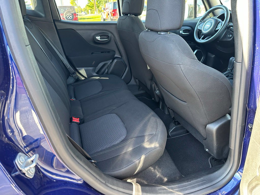 Used 2021 Jeep Renegade Latitude AWD/4WD image 20