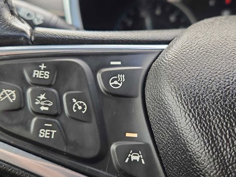 Used 2018 Chevrolet Equinox Premier AWD/4WD image 23