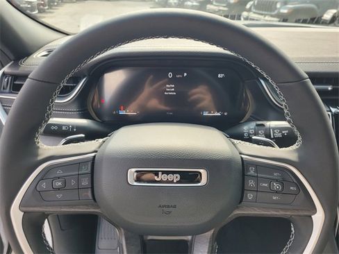 New 2025 Jeep Grand Cherokee L Limited image 31