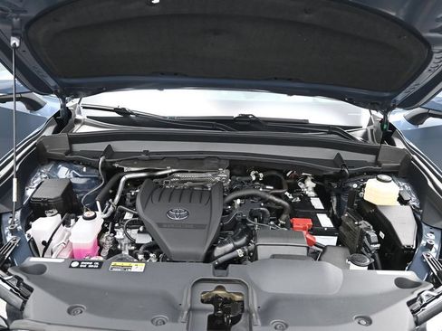 Used 2025 Toyota Grand Highlander AWD image 22