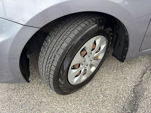 Used 2017 Hyundai Accent SE FWD image 47