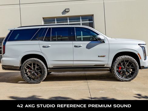 Used 2026 Cadillac Escalade V image 11