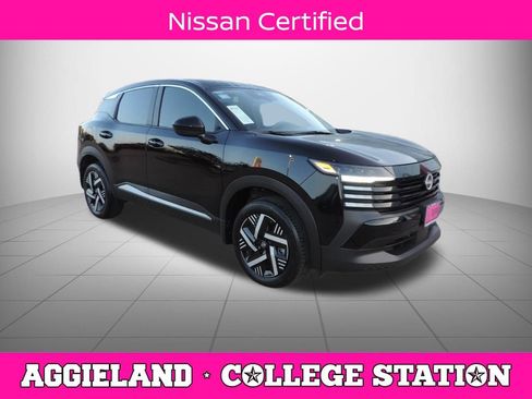 Certified 2025 Nissan Kicks SV image 1