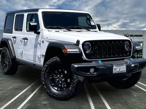 Used 2024 Jeep Wrangler Unlimited AWD/4WD image 12