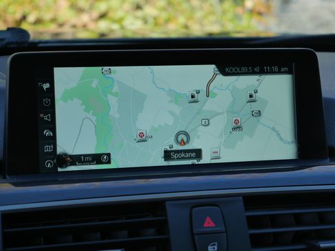 Used 2017 BMW 330i xDrive Sedan image 13