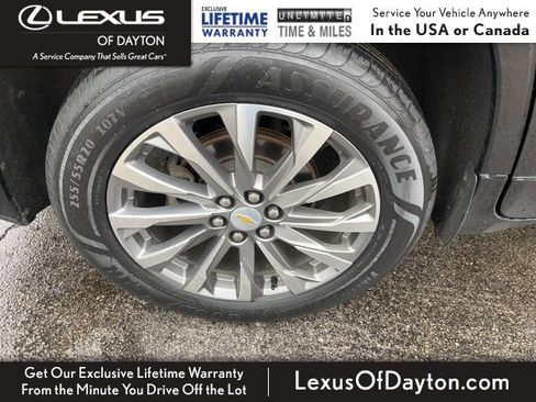 Used 2023 Chevrolet Traverse Premier image 36