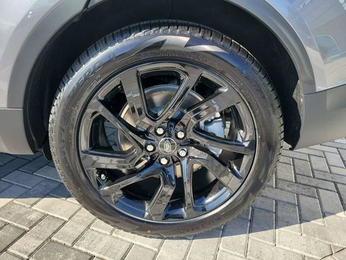 New 2025 Land Rover Discovery S AWD/4WD image 14