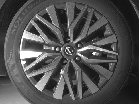 Used 2025 Nissan Altima 2.5 SV image 13