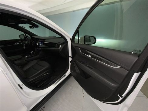 Used 2021 Cadillac XT6 Premium Luxury image 26
