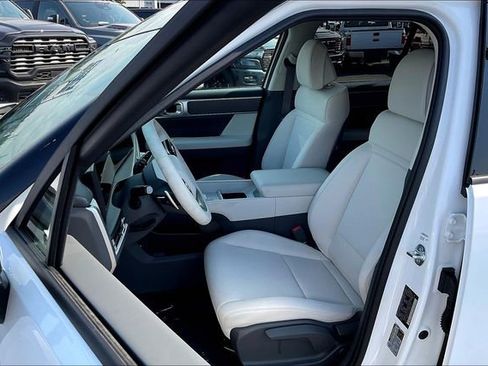 New 2026 Hyundai Santa Fe SE image 9