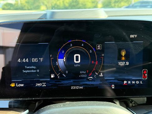 Used 2025 Chevrolet Tahoe Premier AWD/4WD image 16