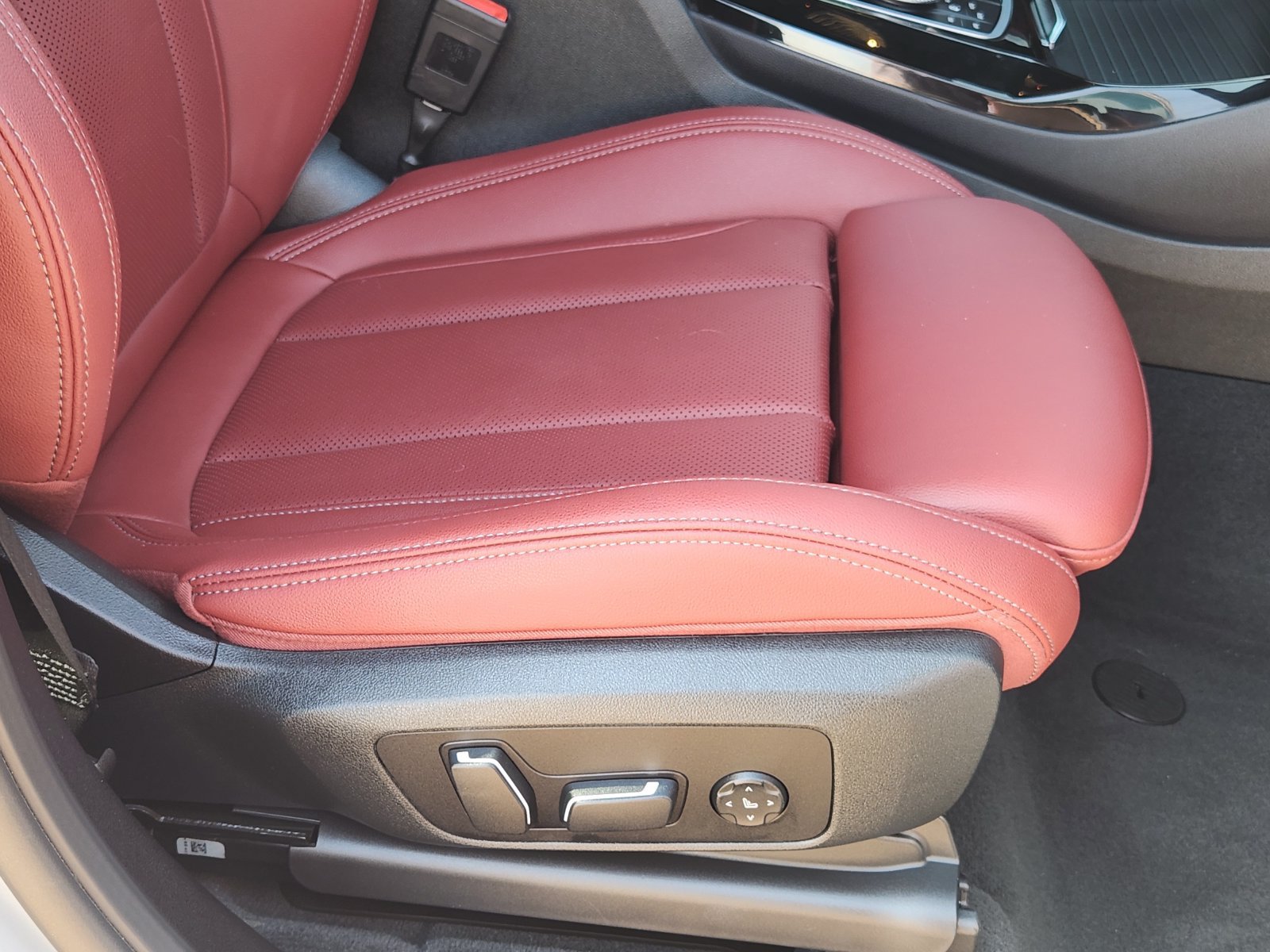 Used 2024 BMW X3 M40i w/ Parking Assistance Package AWD/4WD image 28