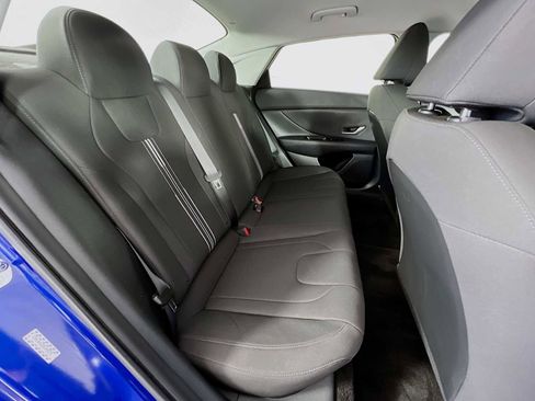 Certified 2023 Hyundai Elantra SEL w/ Preferred Accessory Package image 25