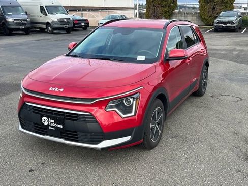 Certified 2024 Kia Niro EX image 3