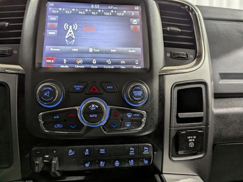 Used 2018 RAM 2500 Laramie w/ Sport Appearance Group image 19