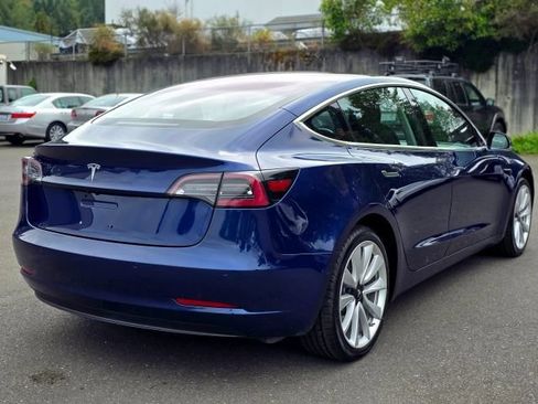 Used 2018 Tesla Model 3 Long Range RWD image 8