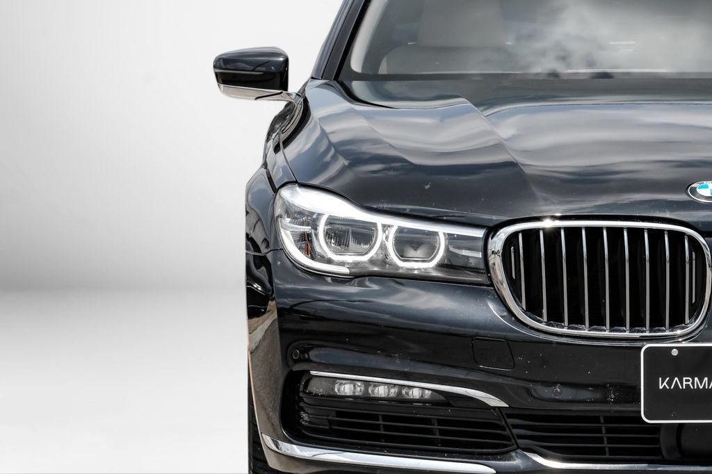 Used 2018 BMW 740i RWD image 41