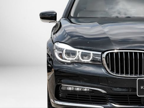 Used 2018 BMW 740i RWD image 41