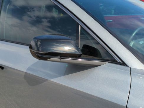 Used 2024 Cadillac Lyriq Sport image 10