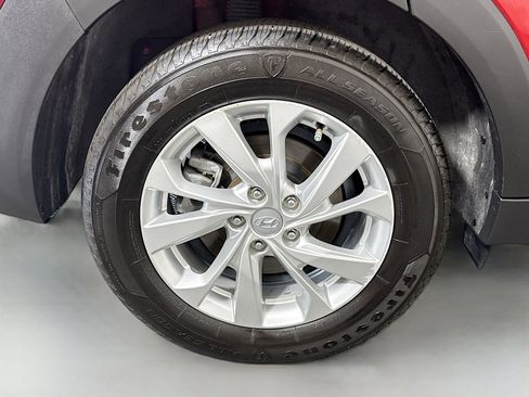 Used 2021 Hyundai Tucson SE image 32