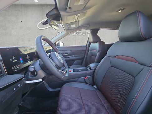 New 2026 Nissan Kicks SR image 19