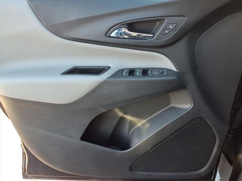 Used 2022 Chevrolet Equinox LT image 27